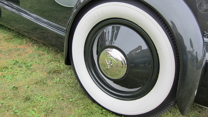 Illustration for article titled Edsel Ford's hotrod, once hidden for 41 years, reappears at Pebble Beach